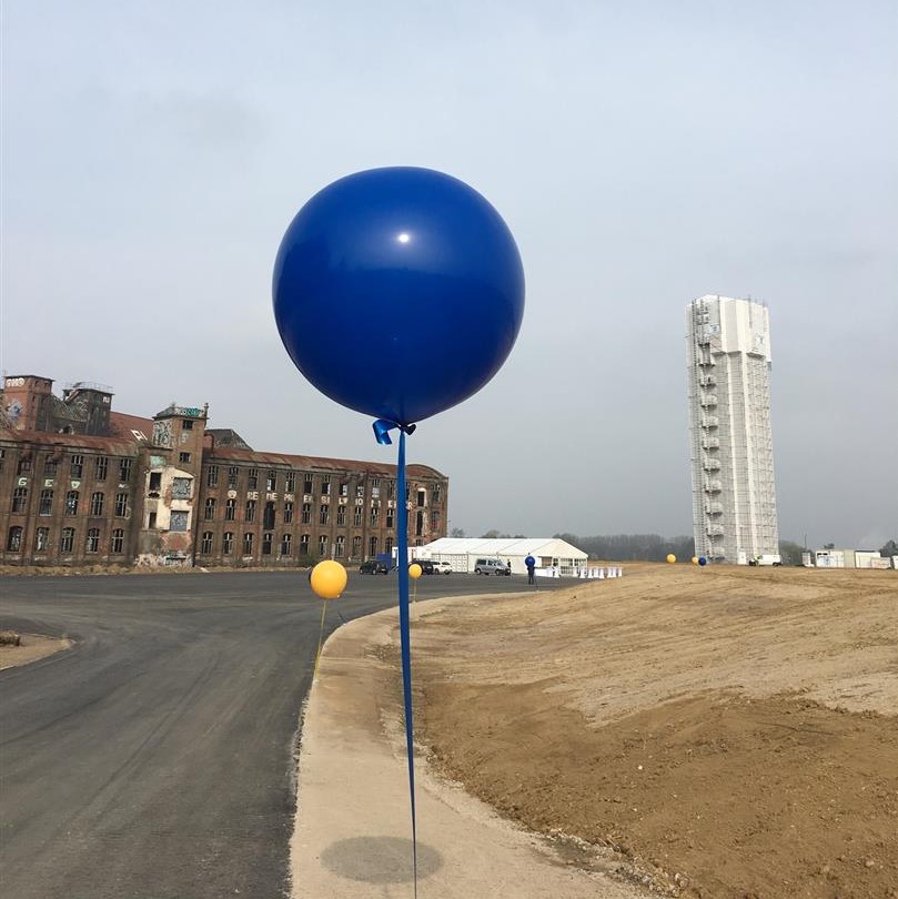 Riesenballons als Leitsystem Grundsteinlegung Wasserstadt Limmer Hannover